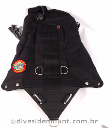 Armadilo da Golem Gear, um dos primereiros “All in One” do mercado.